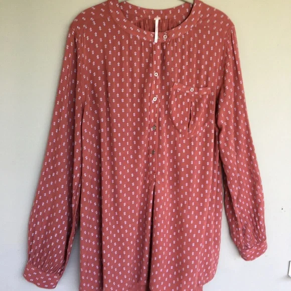 Free People Boho Printed Shirt Size Medium 1/2 Button Long Sleeves Rushing Back - Picture 10 of 10